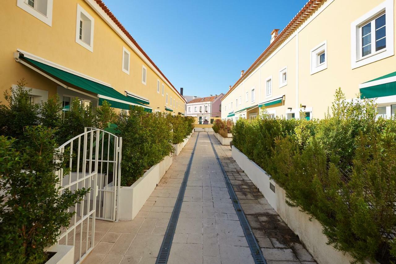 Luxurious Triplex Near The Beach In Estoril Lejlighed Eksteriør billede